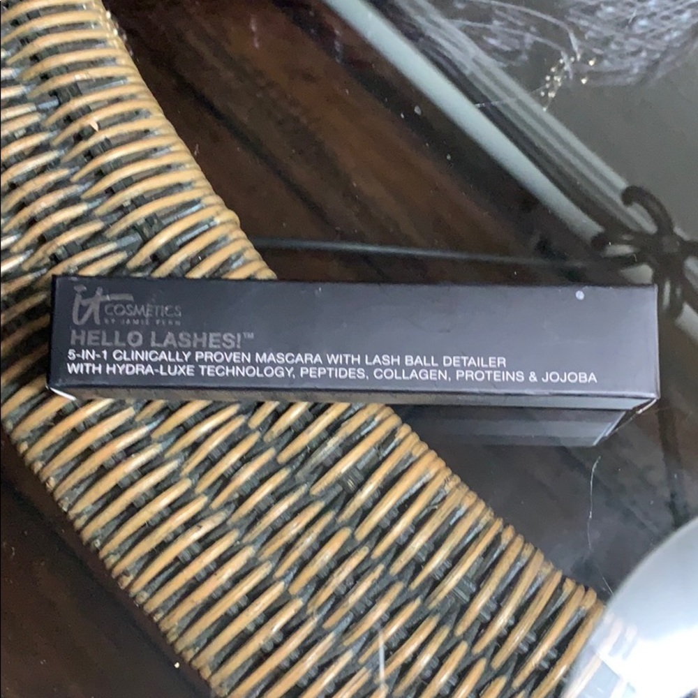 It Cosmetics HELLO LASHES!